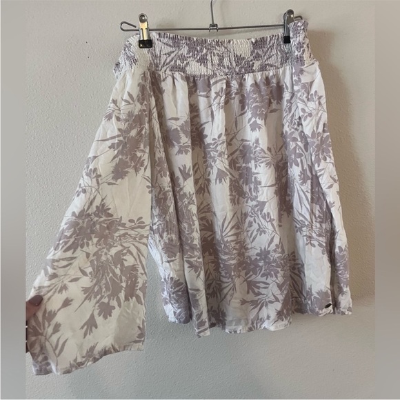 O'Neill Smocked off the shoulder blouse - Picture 4 of 6